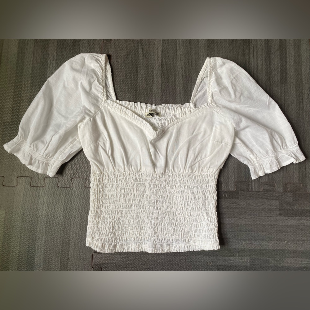 NWOT Abercrombie White Puff Sleeve Smocked Sweetheart Top - Picture 3 of 8